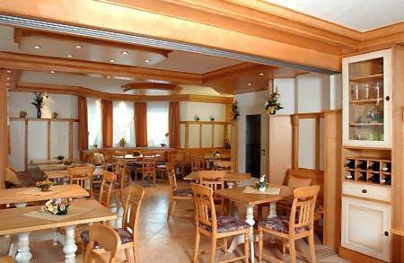 Hotel-Landpension Postwirt Kirchensittenbach Restoran fotoğraf